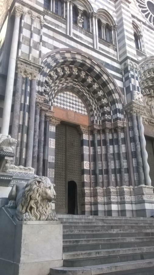 La Casa Accanto Al Duomo Génova Exterior foto